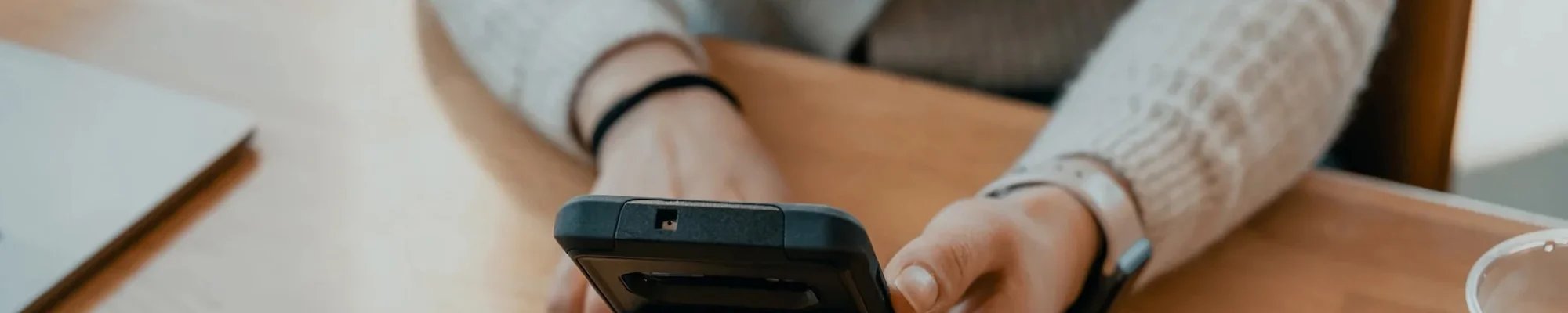 woman making a phone call